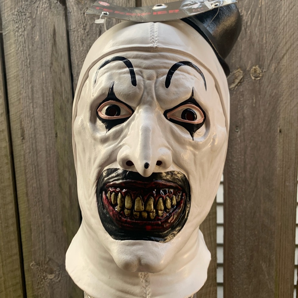 Terrifier Halloween Mask art of the clown with tags new